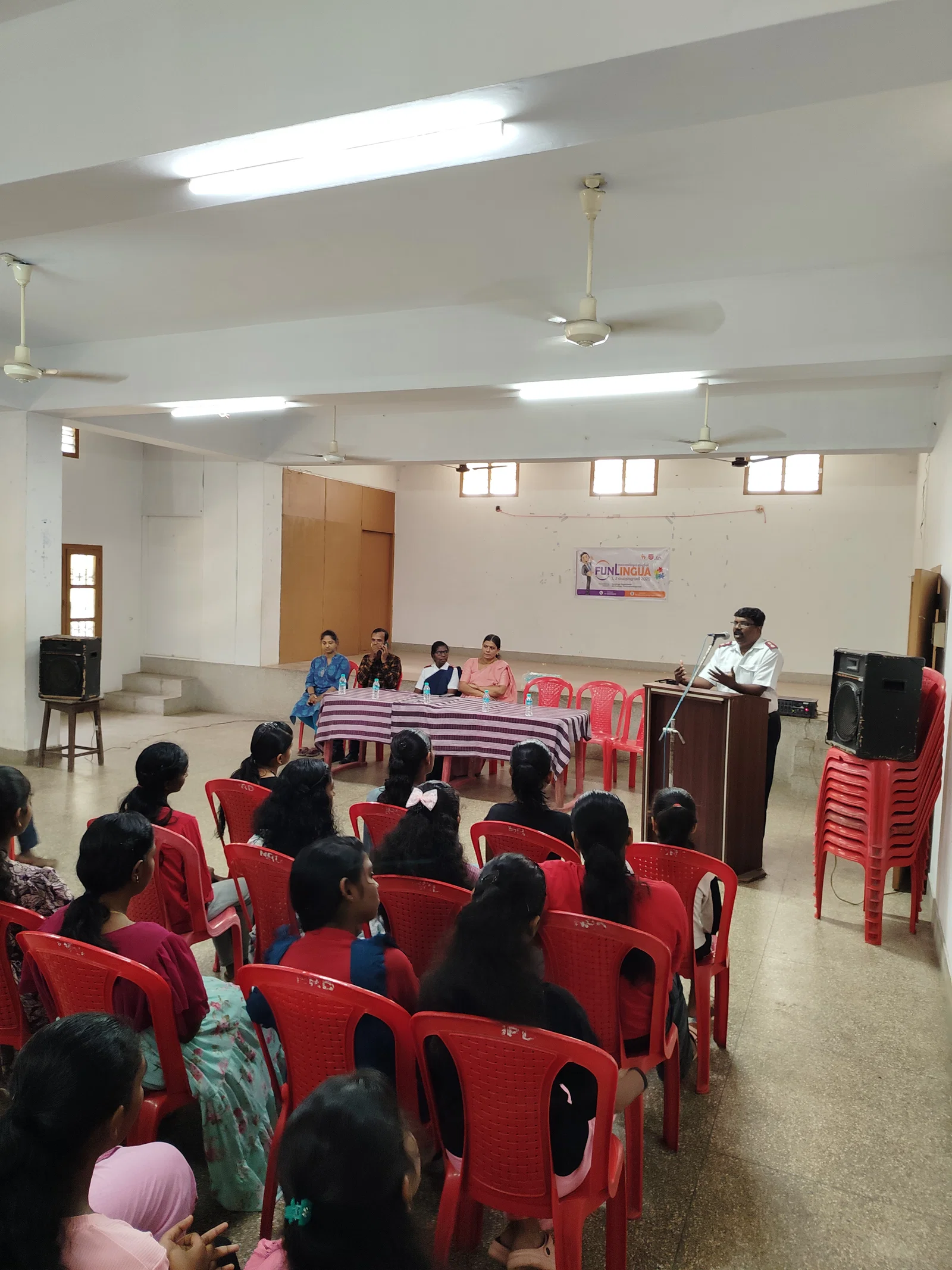 FunLingua graduation showcase and public speaking event